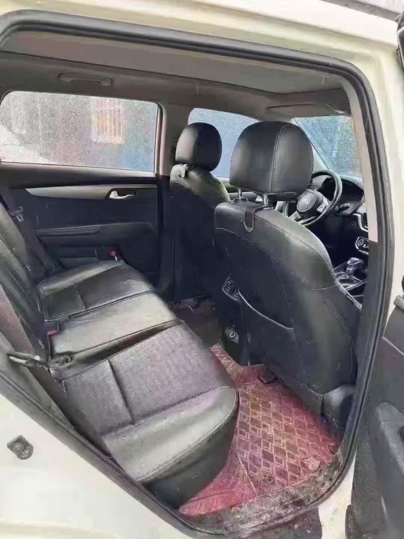 菏泽18年起亚智跑4