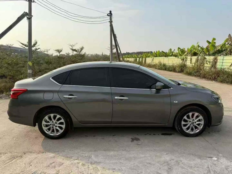 佛山21年日产轩逸8