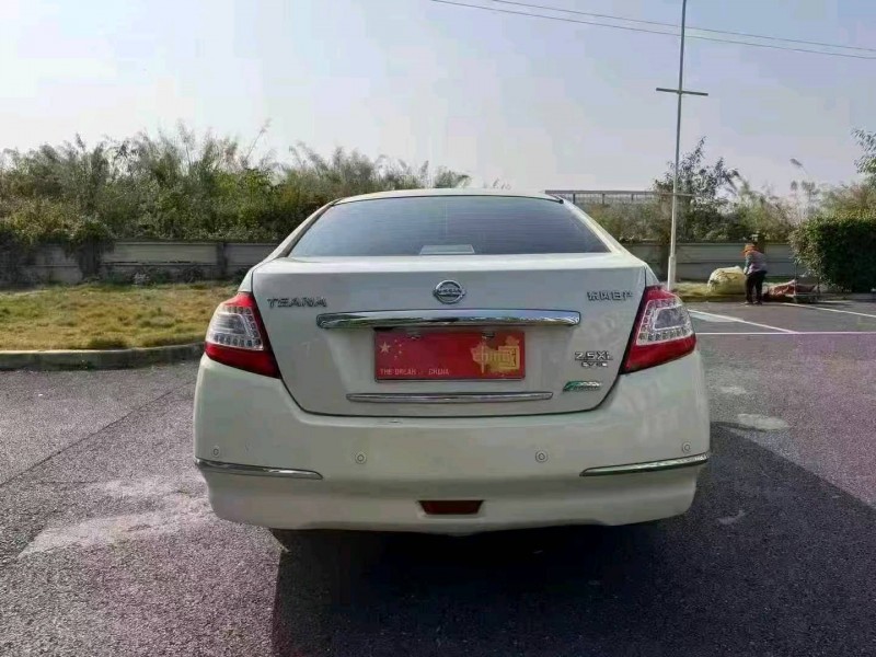 广州12年日产天籁7