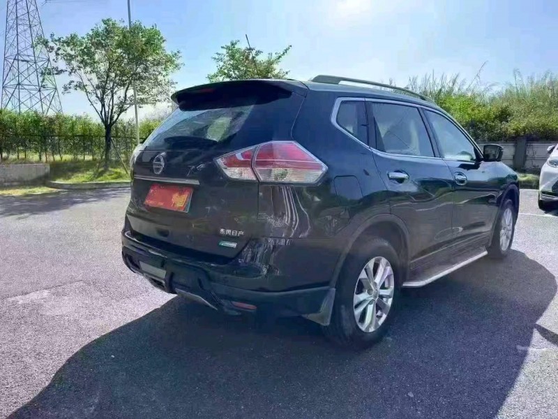 广州16年日产奇骏7