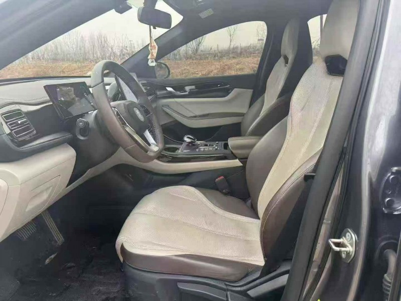 安慶23年比亞迪秦5