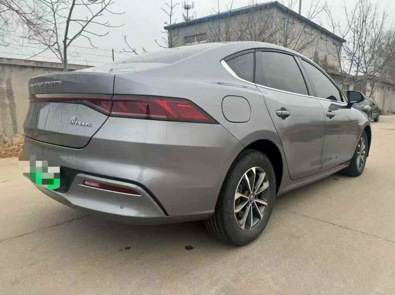 安慶23年比亞迪秦8