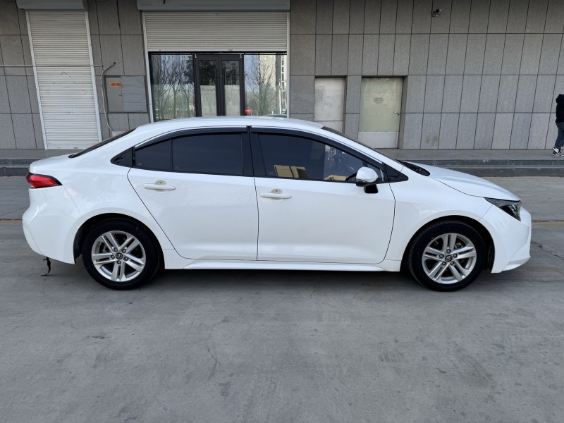 濟寧22年豐田雷凌8