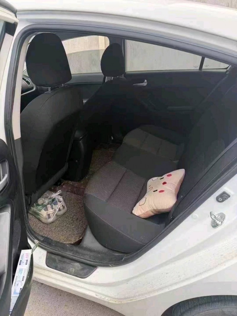 嘉兴17年起亚K39