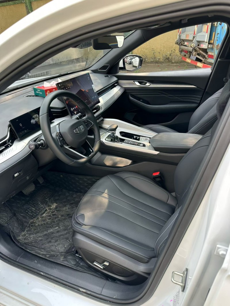 中山25年吉利星瑞3