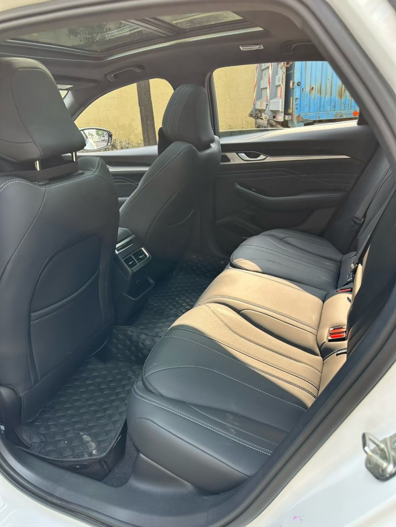 中山25年吉利星瑞6