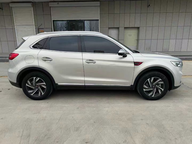 济宁23年红旗HS54