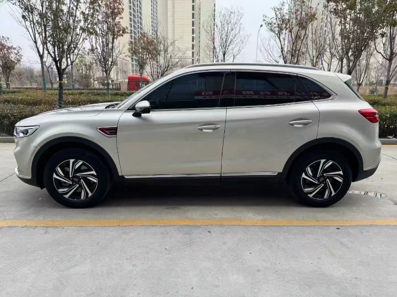 济宁23年红旗HS56