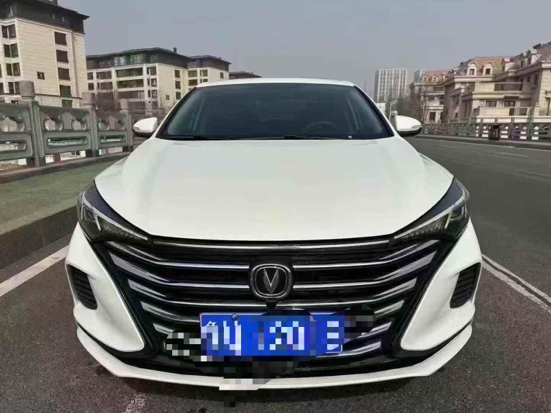 青岛21年长安汽车逸动1