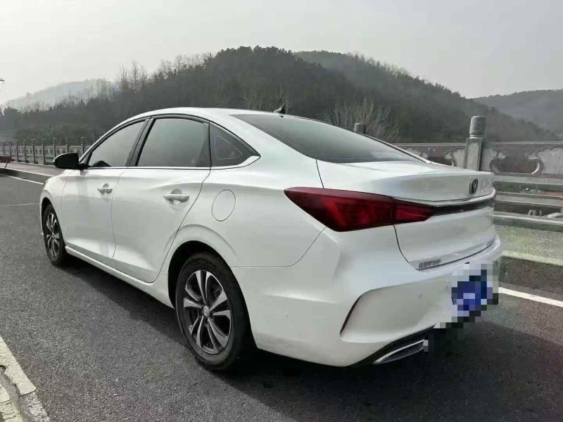 青岛21年长安汽车逸动8