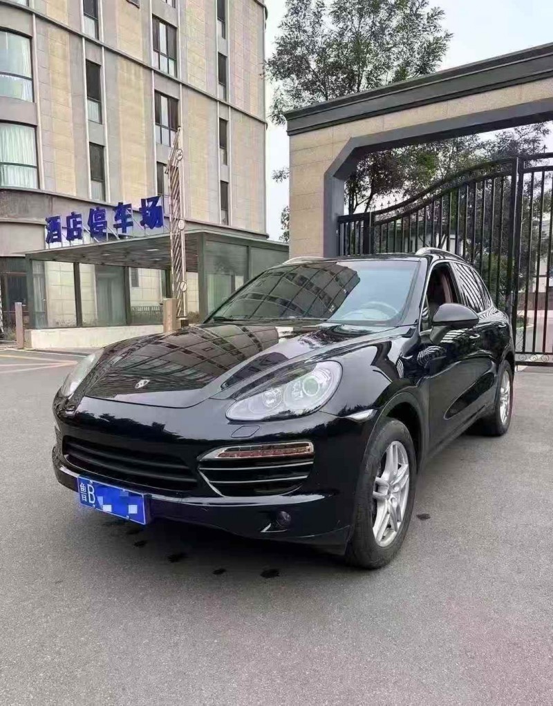 济宁13年保时捷卡宴2