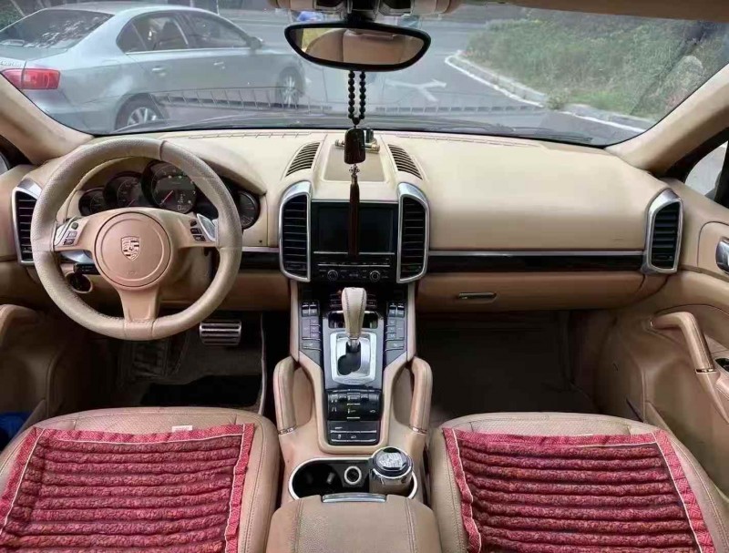 济宁13年保时捷卡宴5