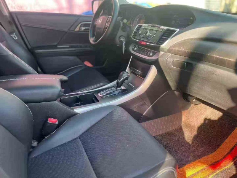 济宁16年本田雅阁5