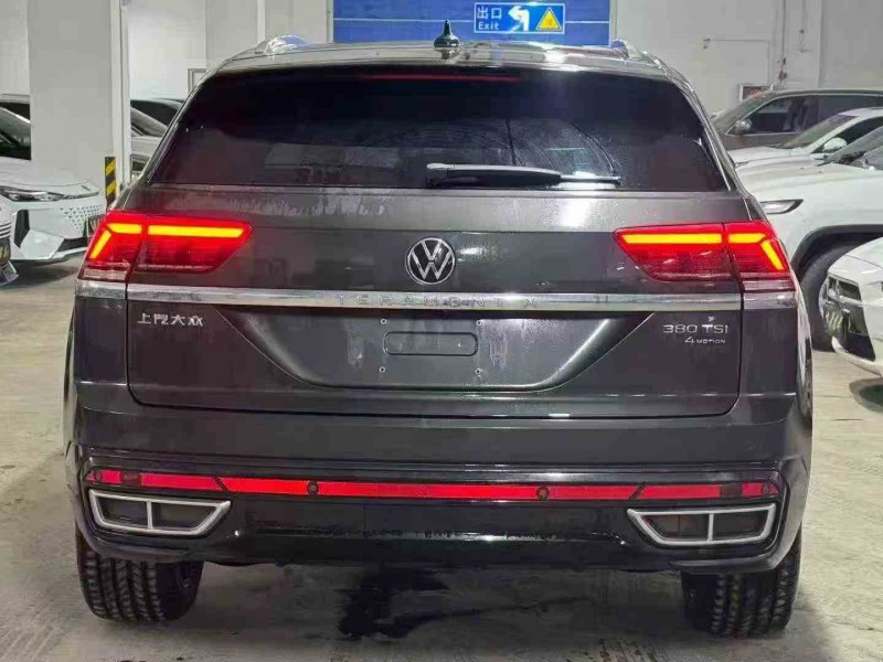 保定23年大众途昂8