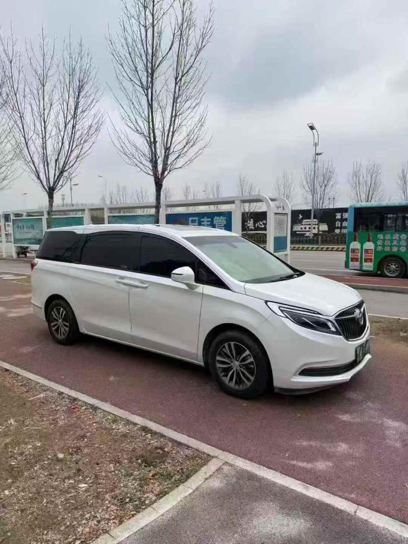 东营19年别克GL83