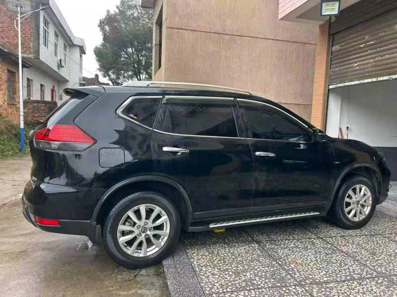 上饶20年日产奇骏8