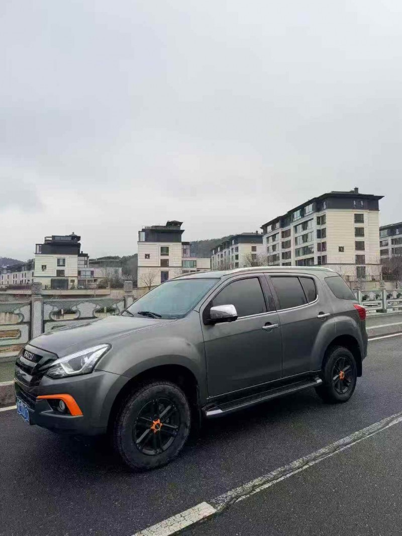 济宁20年五十铃牧游侠3