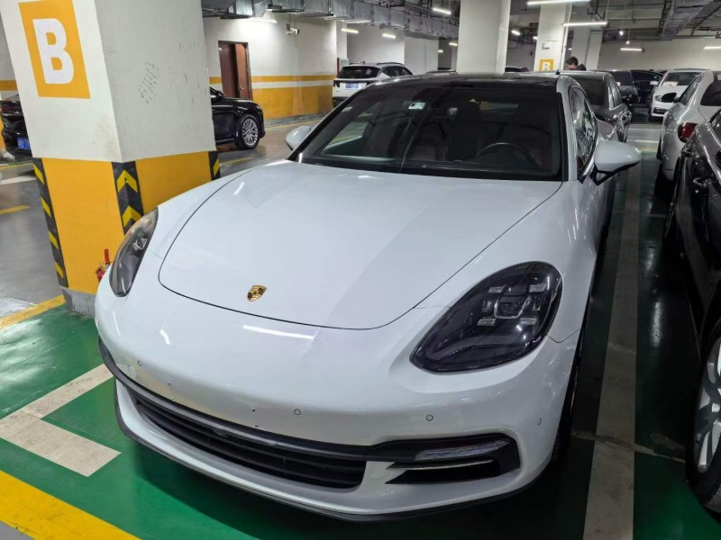 济宁20年保时捷帕拉梅拉1