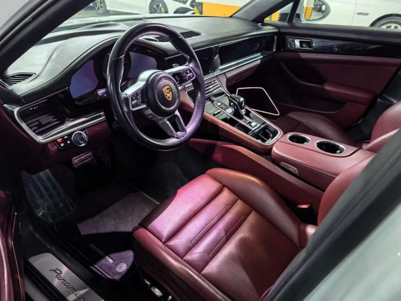 济宁20年保时捷帕拉梅拉2