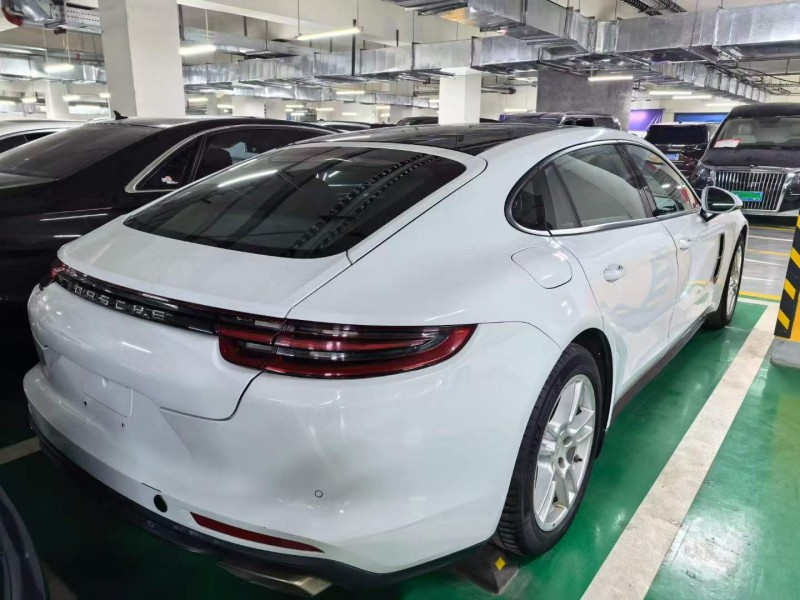 济宁20年保时捷帕拉梅拉4