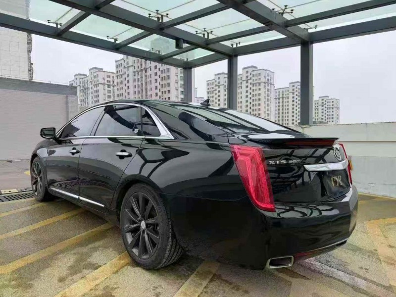 淮安14年凯迪拉克STS8