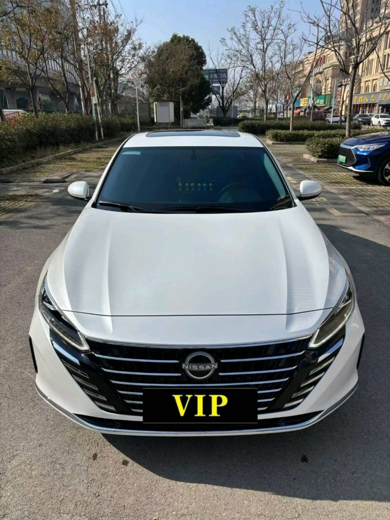 襄阳25年日产天籁1