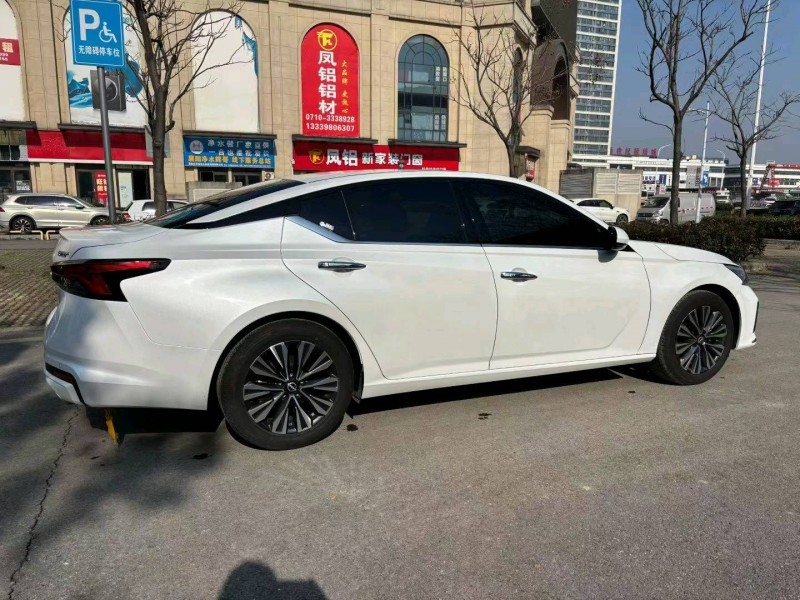 襄阳25年日产天籁4