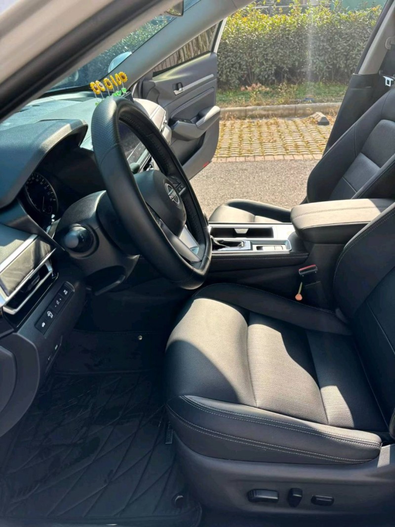 襄阳25年日产天籁5