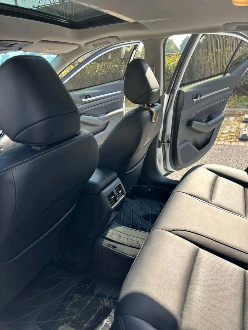 襄阳25年日产天籁7