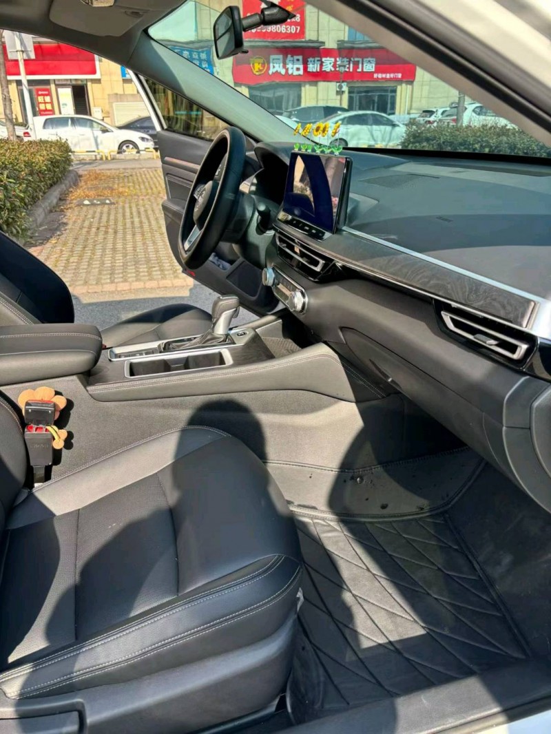 襄阳25年日产天籁8