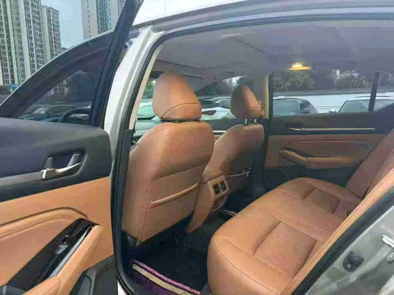 襄阳24年日产天籁5