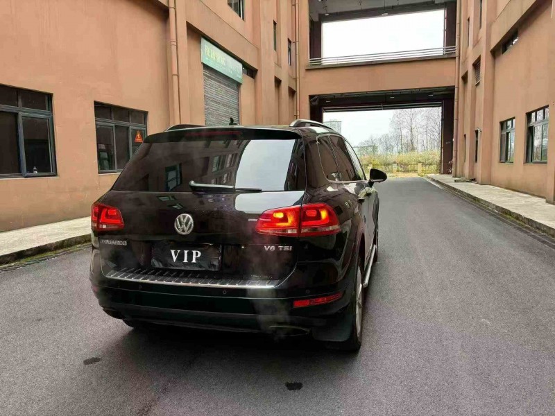 重庆12年大众途锐7