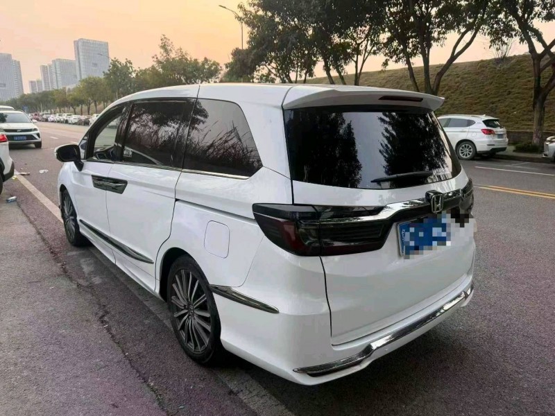 重庆22年本田艾力绅8