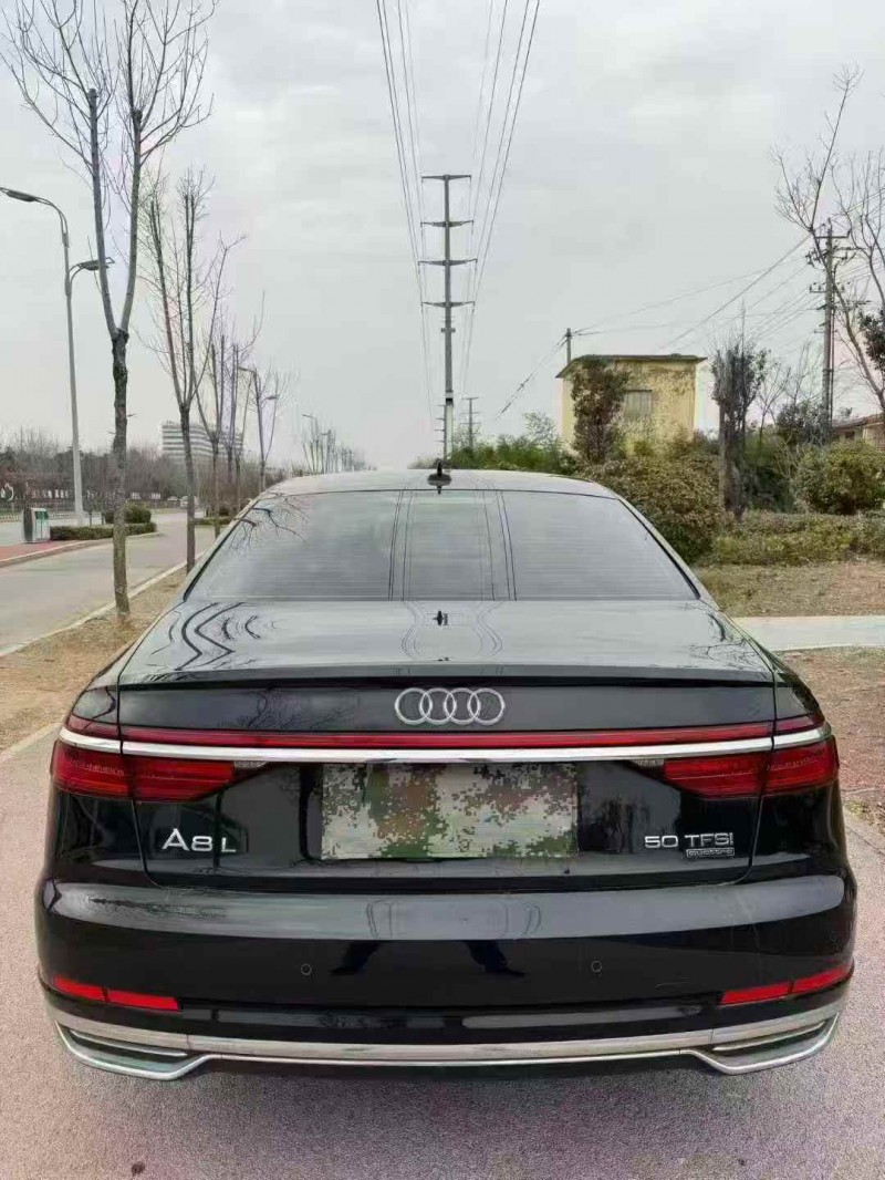 枣庄19年奥迪A8L9