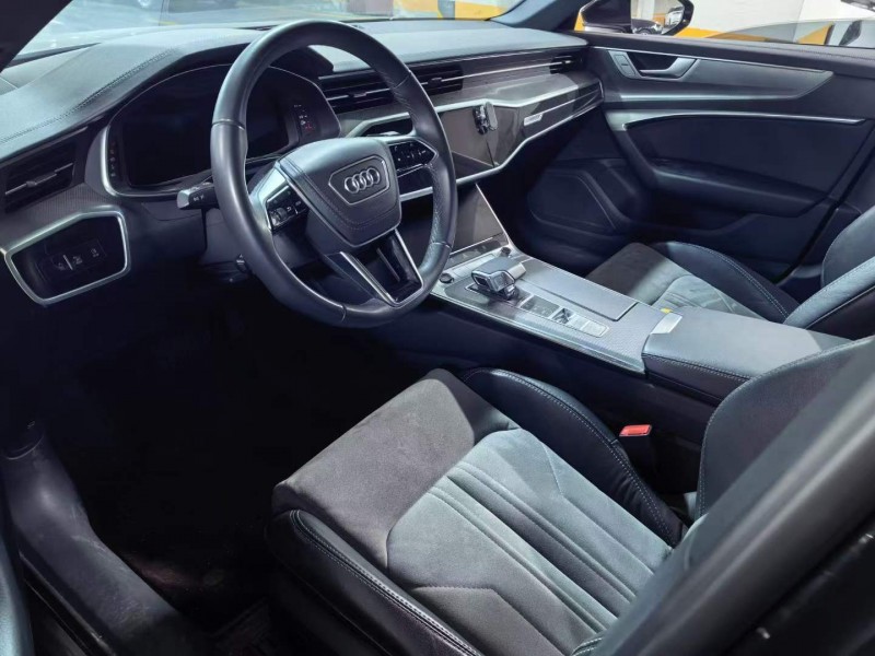 济宁23年奥迪A6L2