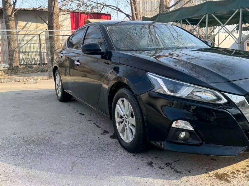 唐山20年日产天籁3