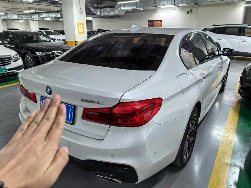 济宁18年宝马5系4