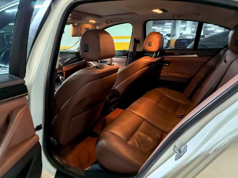 济宁16年宝马5系3