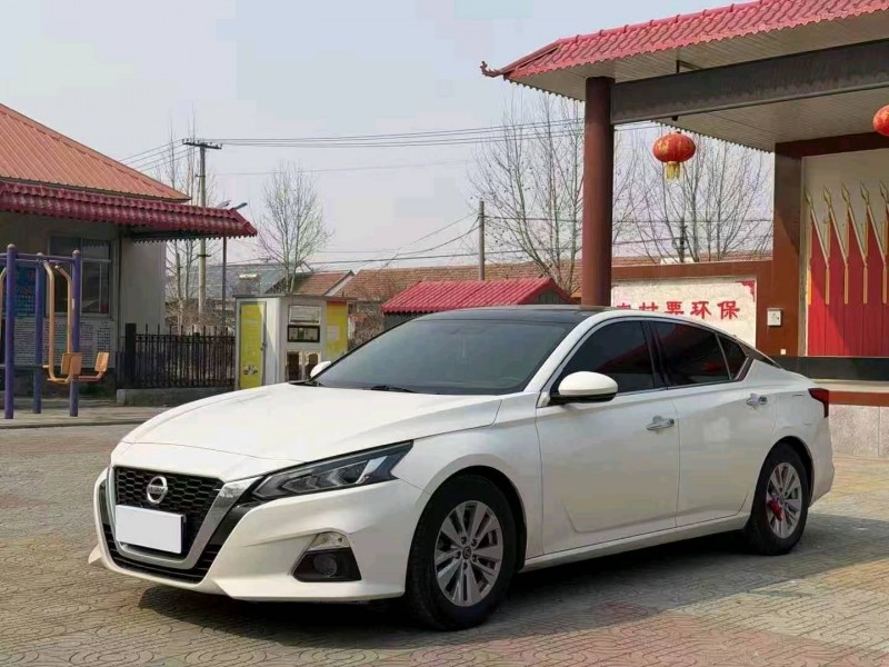 青岛19年日产天籁2