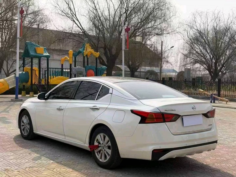青岛19年日产天籁4