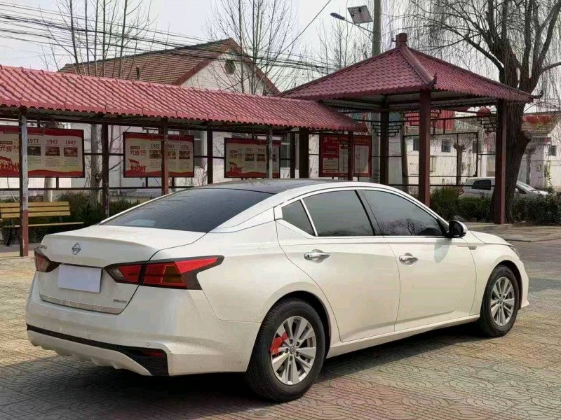 青岛19年日产天籁5