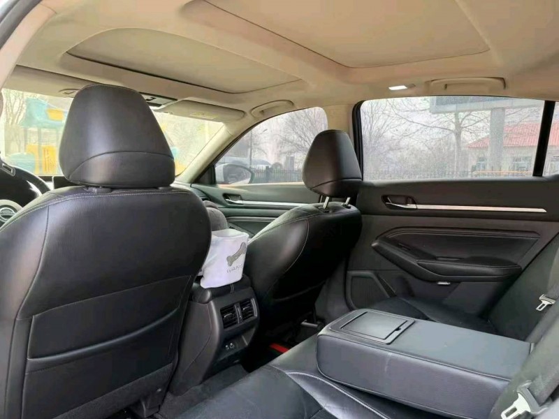 青岛19年日产天籁8