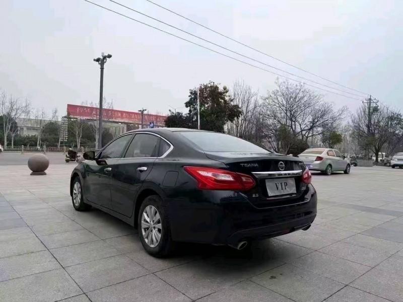 枣庄18年日产天籁5