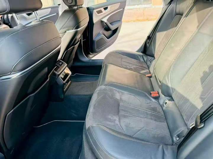 济宁24年奥迪A7L6