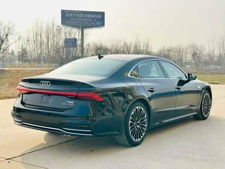 济宁24年奥迪A7L7