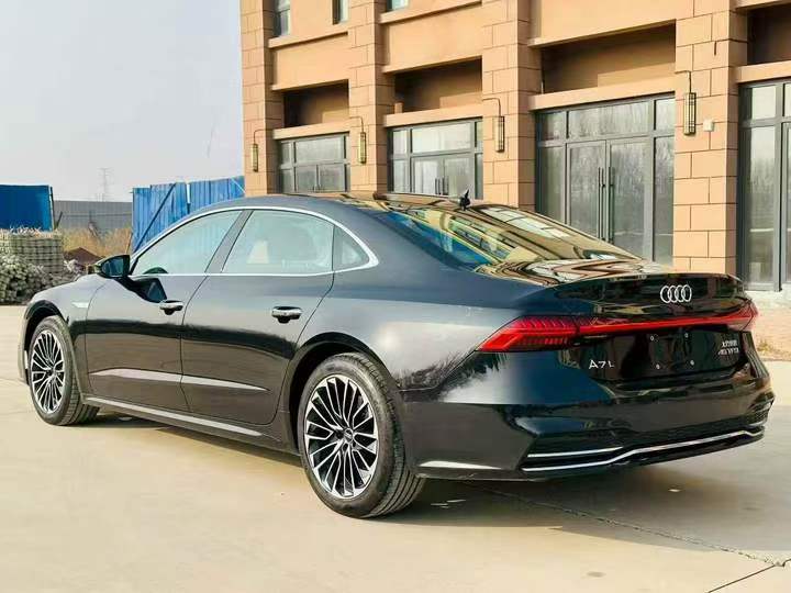 济宁24年奥迪A7L8