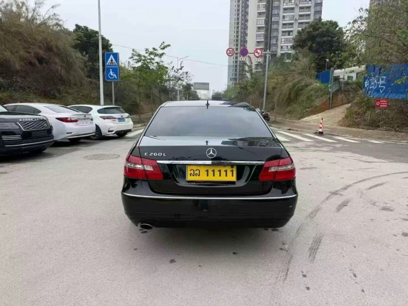 南寧13年奔馳E8