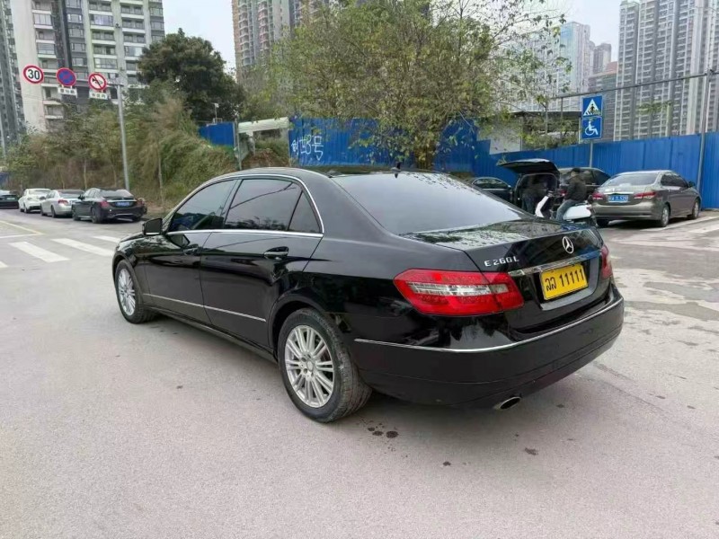 南寧13年奔馳E9