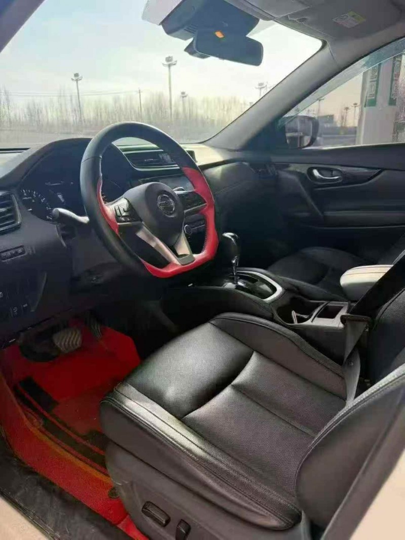 平凉23年日产奇骏4