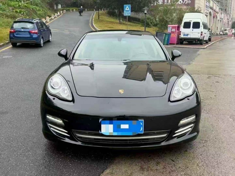 泉州13年保时捷帕拉梅拉1